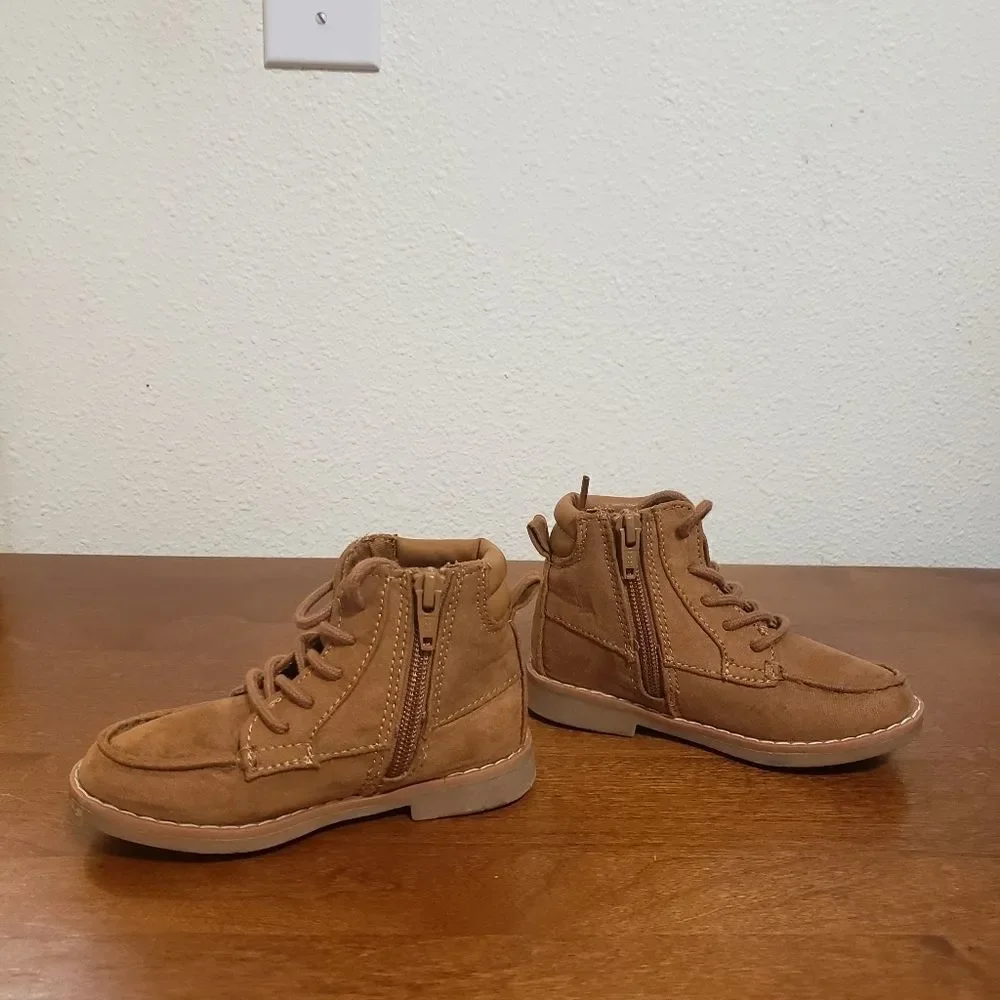 Old Navy Boys suade  booties sz 8